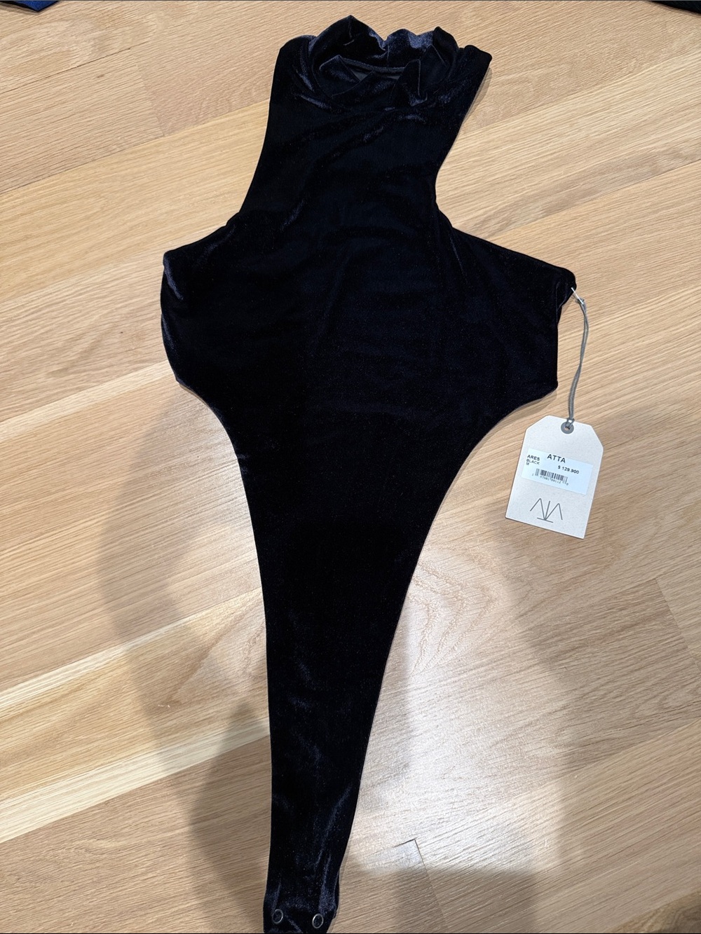 Black Velvet High-Cut Leg SIZE M